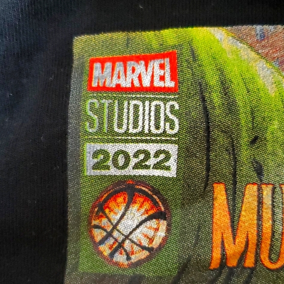 ✨️BUY NOW $✨️EUC MARVEL STUDIOS DOCTOR STRANGE in the MULTIVERSE OF MADNESS TEE - Picture 4 of 4
